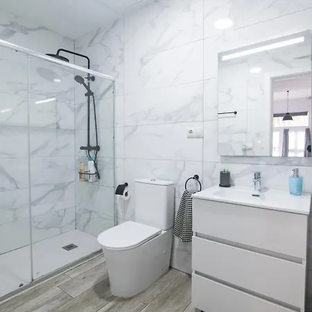 Cozy Loft In Валенсия