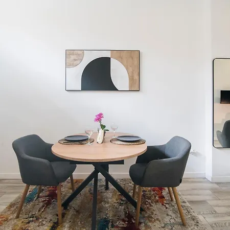 Cozy Loft In Валенсия